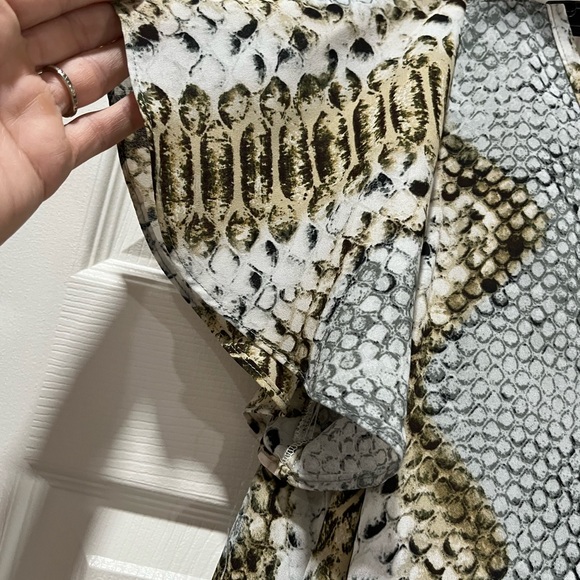 Snake print blouse - Picture 4 of 5